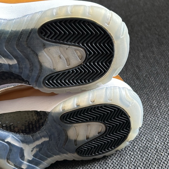 Jordan 11 Retro Low Closing Ceremony - Picture 5 of 12